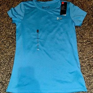 Women’s Xs Under Armour shirt